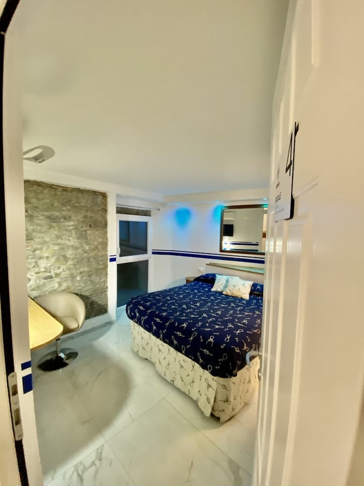 Giovanni Rooms Manarola