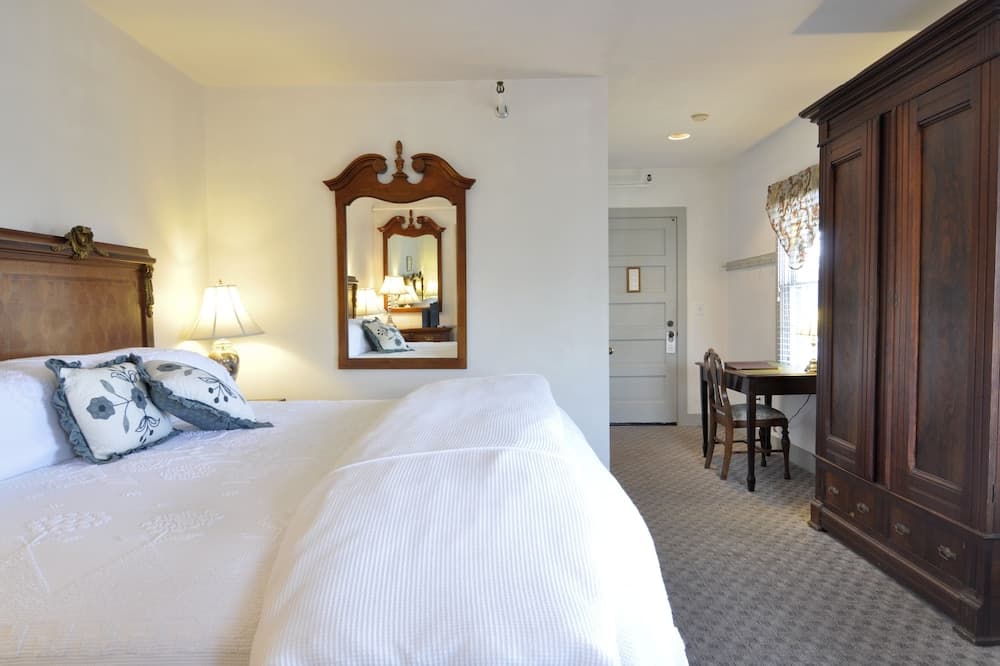 The First Colony Inn