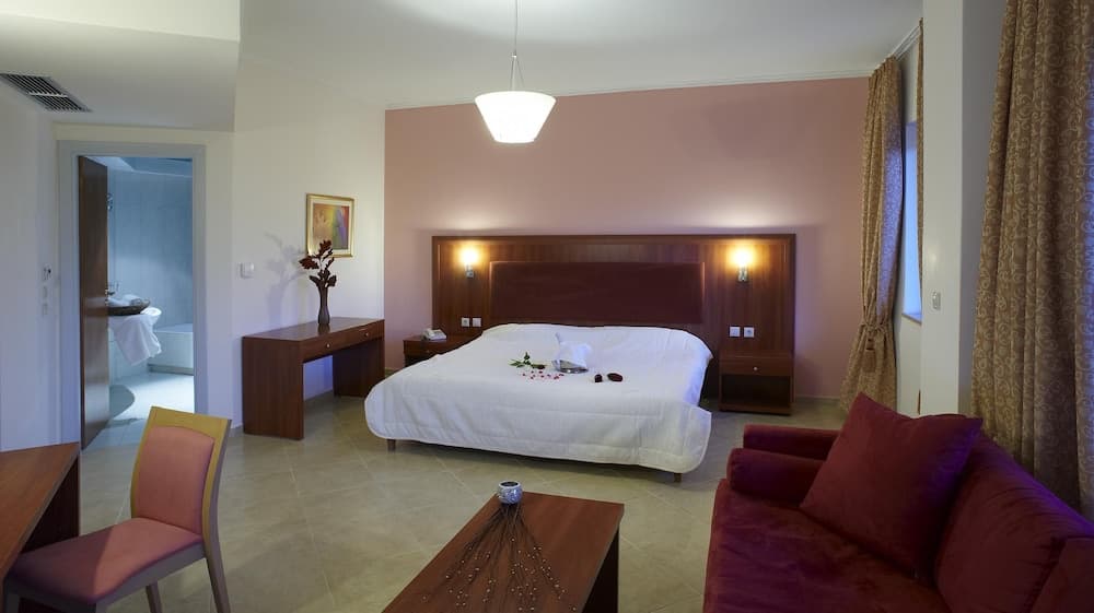 Parnis Palace Hotel Suites