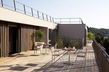 Adonis Lyon Dock Ouest