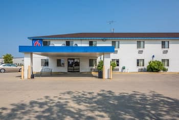 Motel 6 Fargo, ND - South