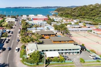 Bay of Islands Lodge - Hostel