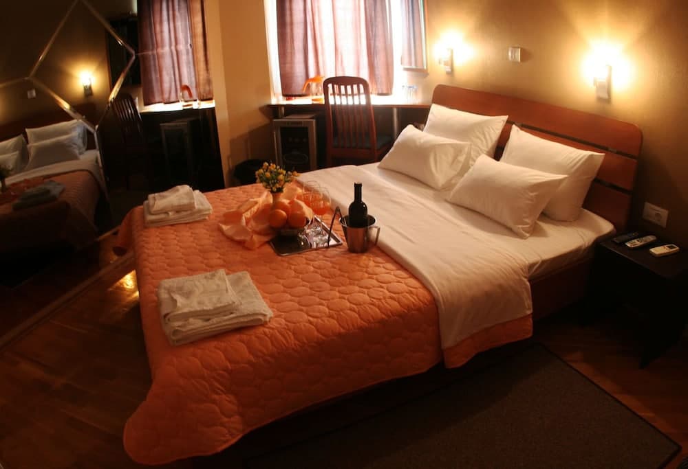 Orange Inn Hotel