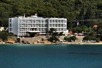 Golden View Beach Hotel