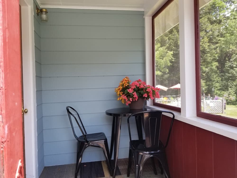 White Mountain Motel And Cottages