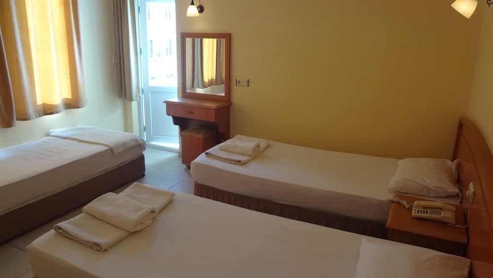 Kleopatra Blue Life Apart