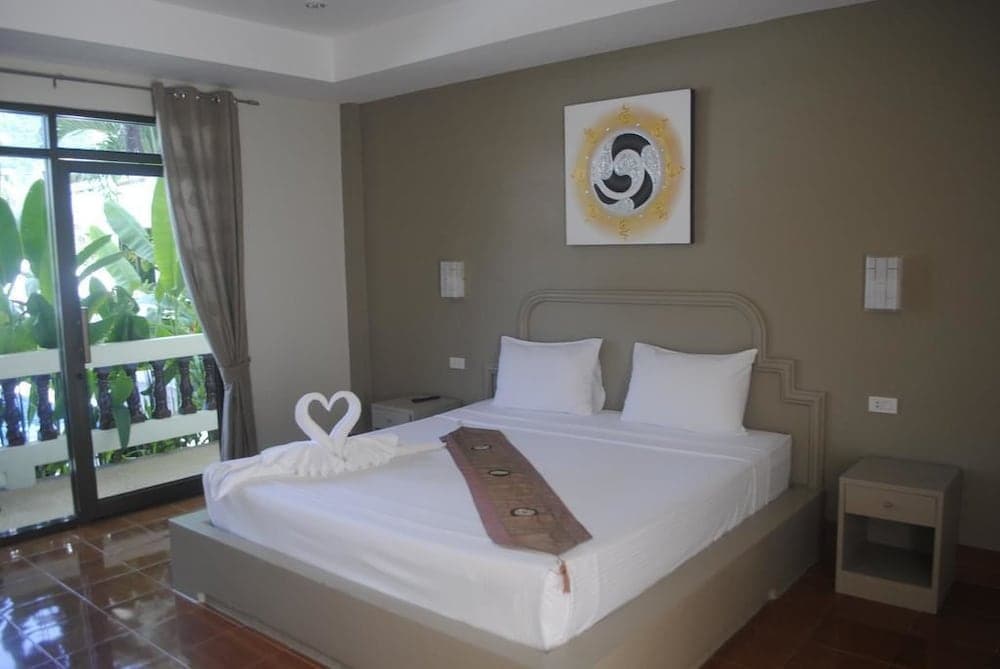 Tropical Palm Resort