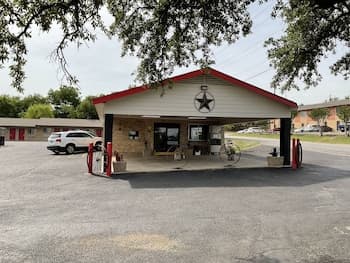 Glen Rose Inn and Suites