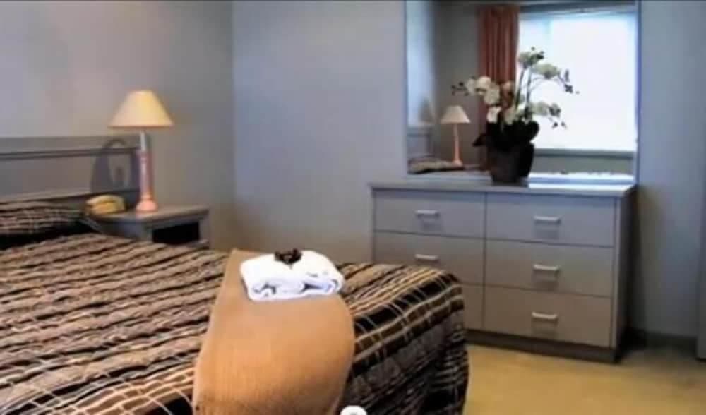Clayton Monash Motor Inn & Serviced Apartments