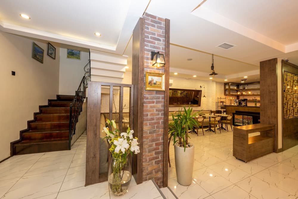 The Marions Suite Hotel