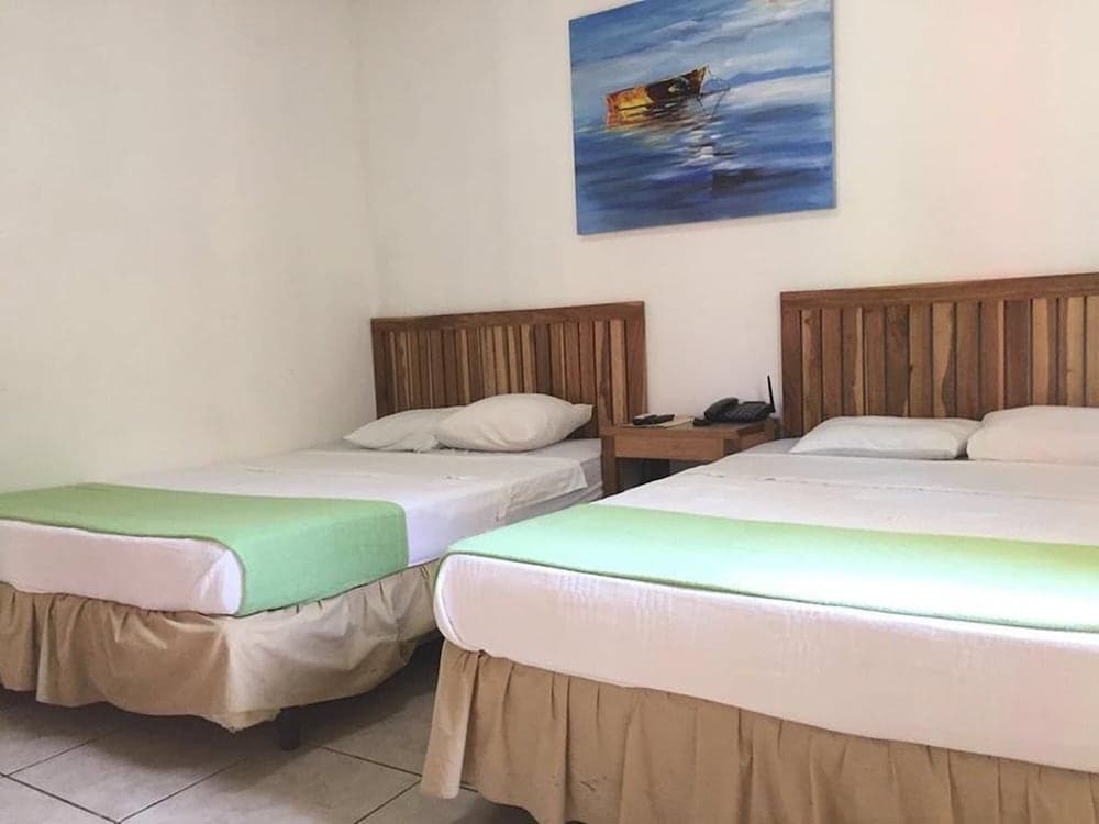 Hotel Las Hojas Resort & Beach Club