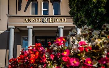 Anner Hotel