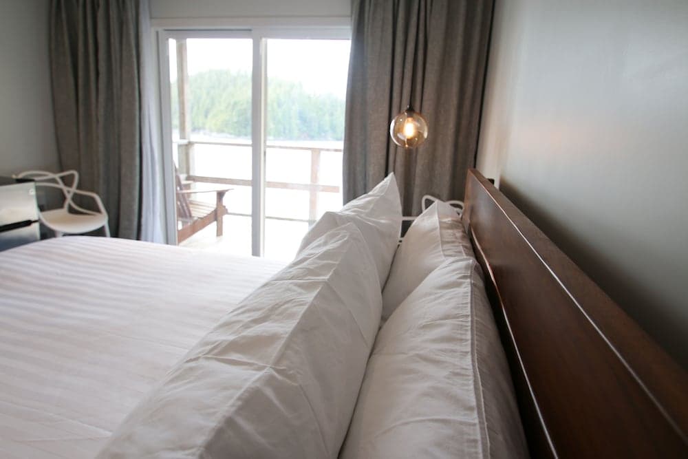 Duffin Cove Oceanfront Lodging