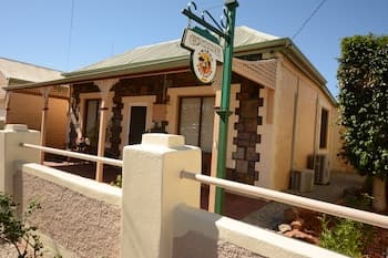 Emaroo Cottages Broken Hill