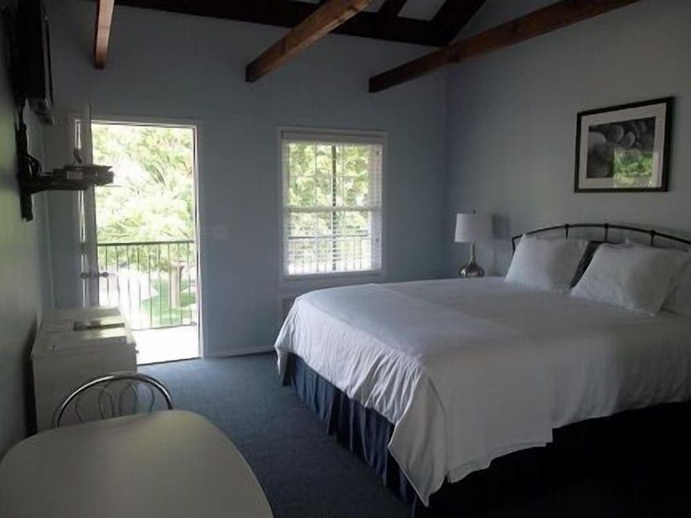 The Blue Inn At North Fork