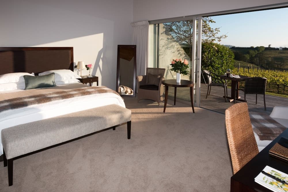 Takatu Lodge and Vineyard