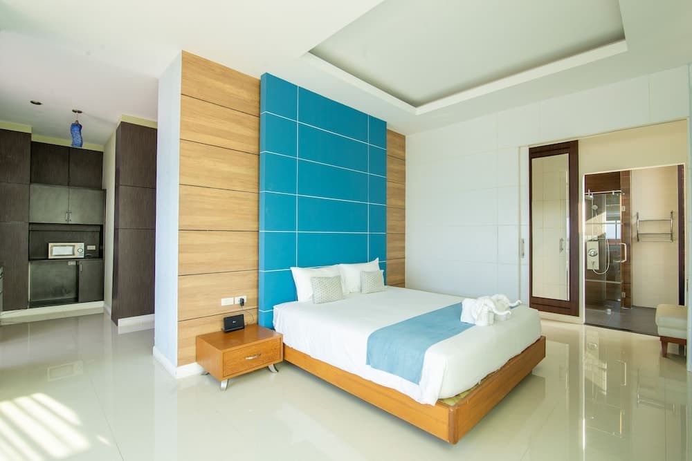 Royal Beach View Suites