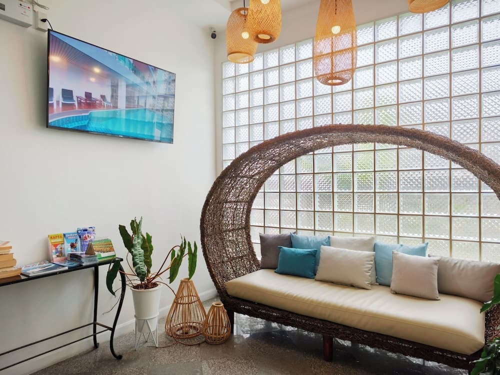 Royal Beach View Suites