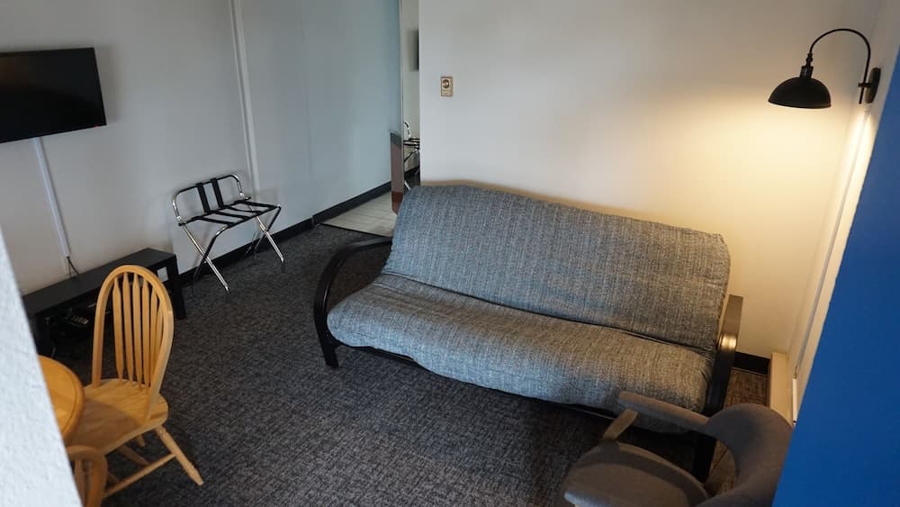 Windjammer Motor Inn