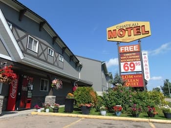 Chateau Motel