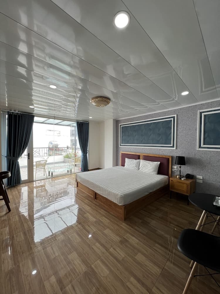 Holiday Suites Hotel & Spa