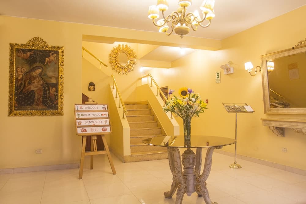 Hotel Manhattan Inn Airport