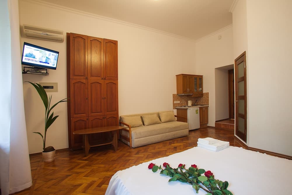 Renaissance Suites Odessa
