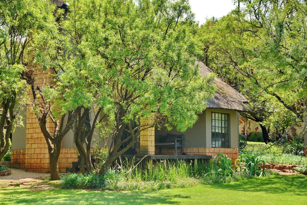 African Hills Safari Lodge & Spa