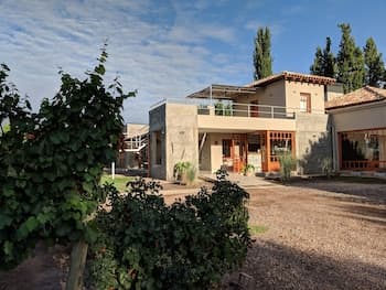 Posada Cavieres Wine Farm