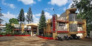 Hotel Sunset Inn Mount Abu with Swimming Pool