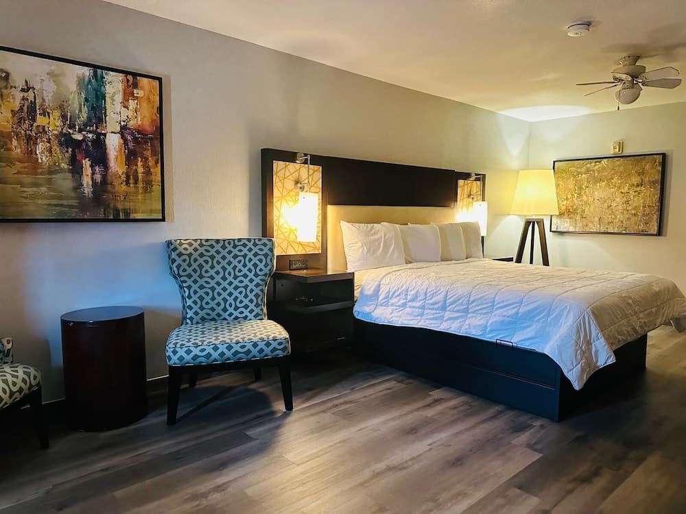 The Executive Inn & Suites