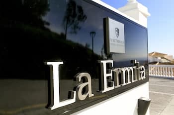 Macdonald La Ermita Resort