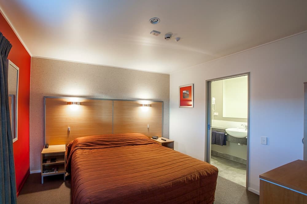 Landmark Manor Motel