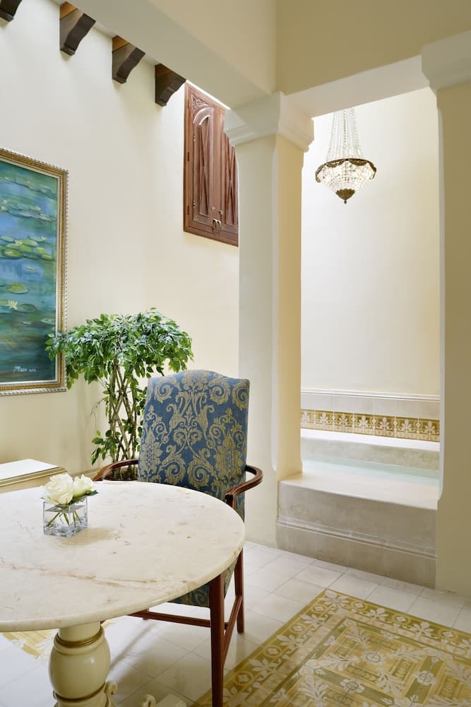 Casa Lecanda Boutique Hotel