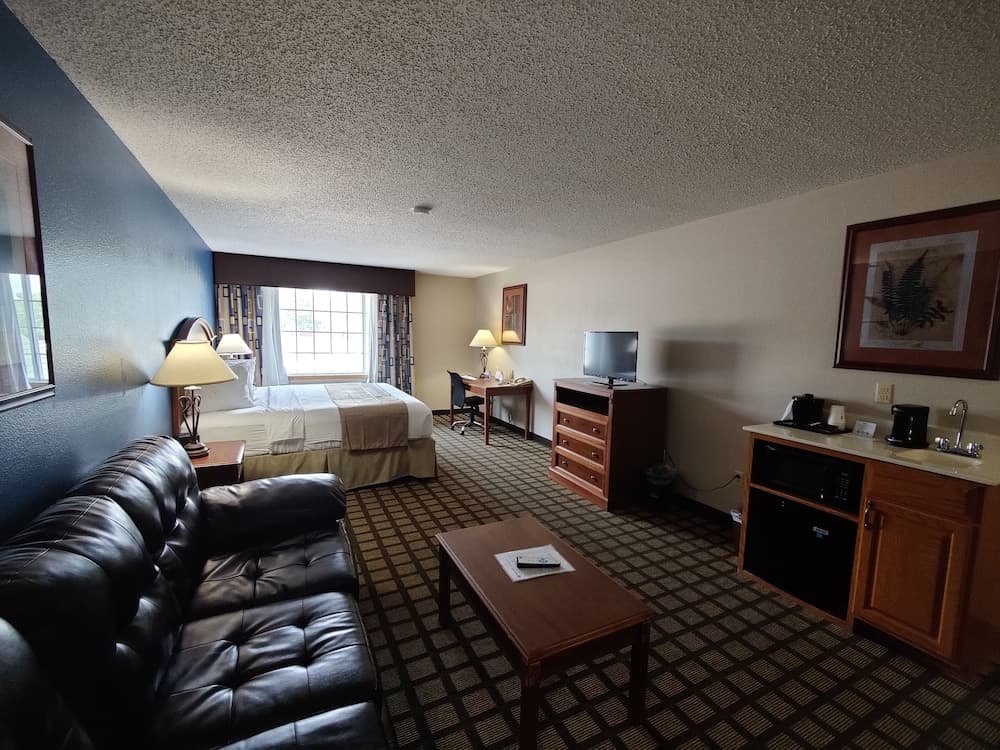 Baymont by Wyndham Albany MN