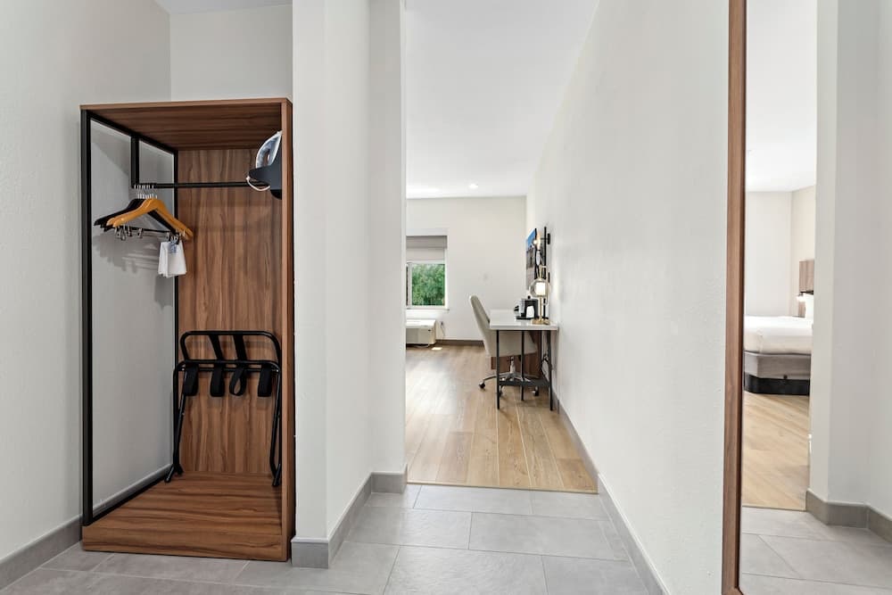 Hawthorn Extended Stay by Wyndham Port Arthur