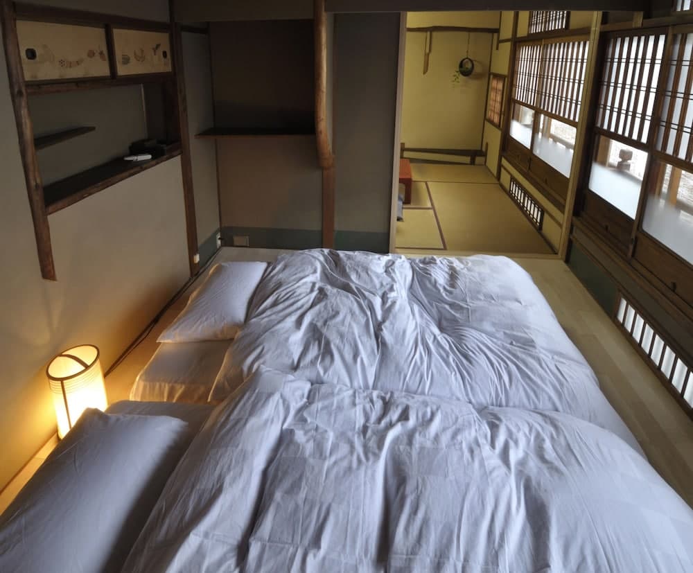 Traditional Kyoto Inn serving Kyoto cuisine IZUYASU