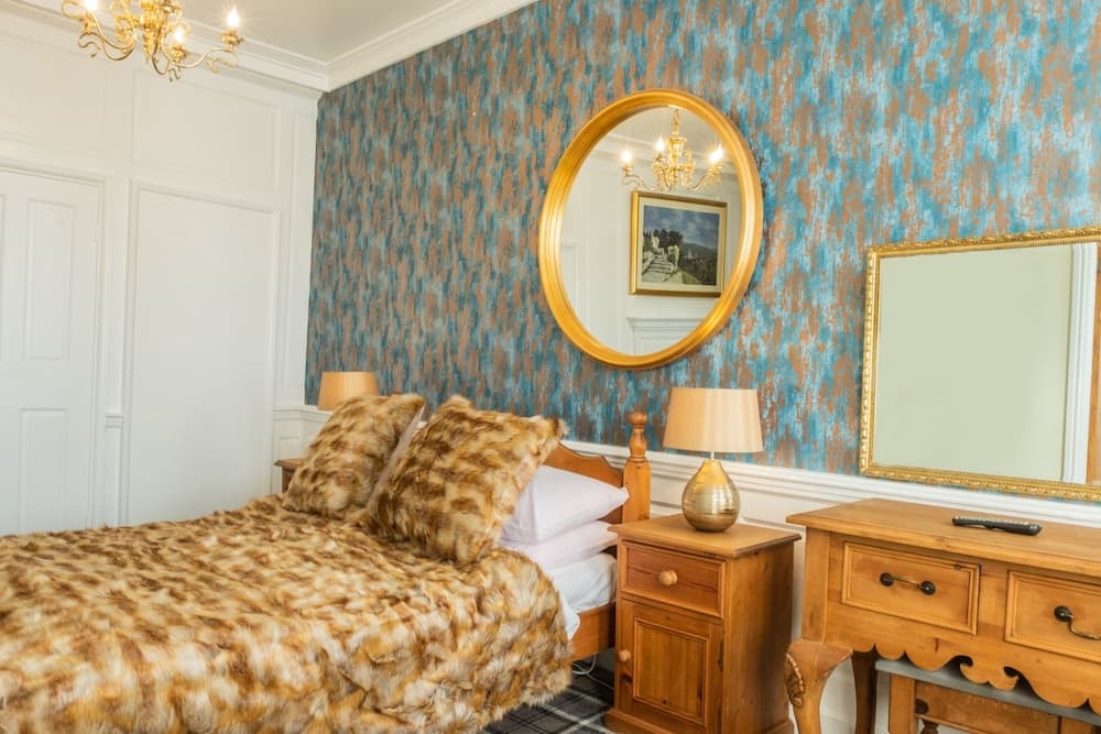 The Tudor Rose Hotel