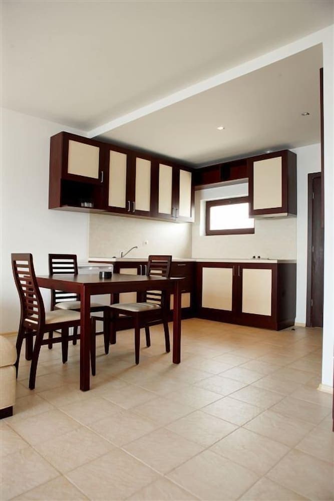 Ofir Apartment Hotel