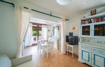 Baia de Bahas Apartments & Resort