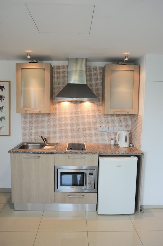 Frixos Suites Hotel Apts