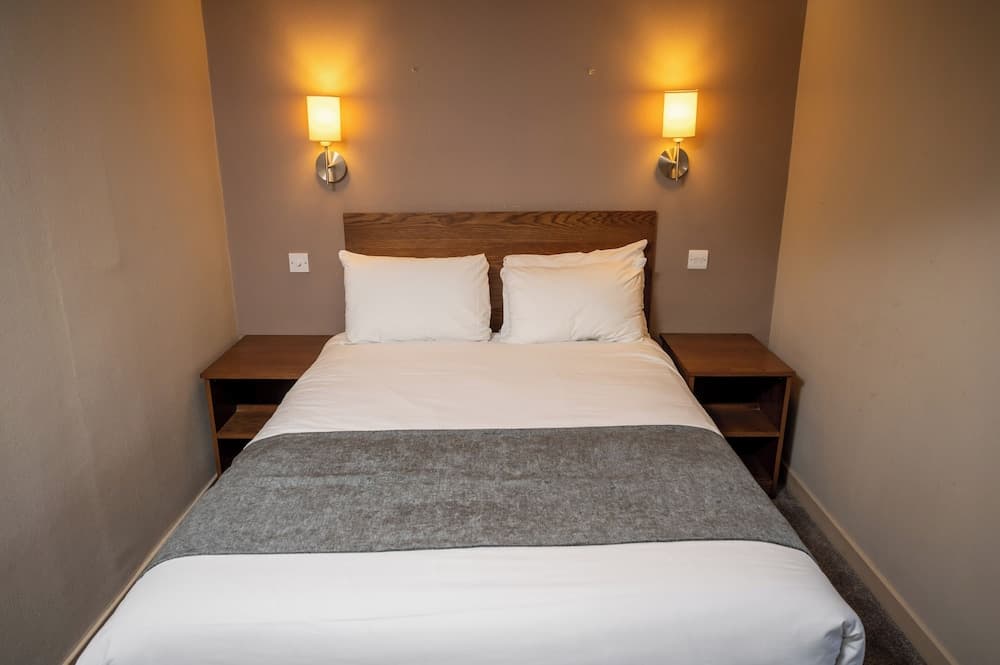 The Wellington Hotel by Greene King Inns