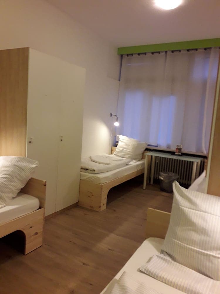 Gaestehaus Kaiserpassage - Hostel