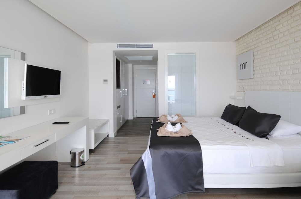 Gold Island Selected Hotel