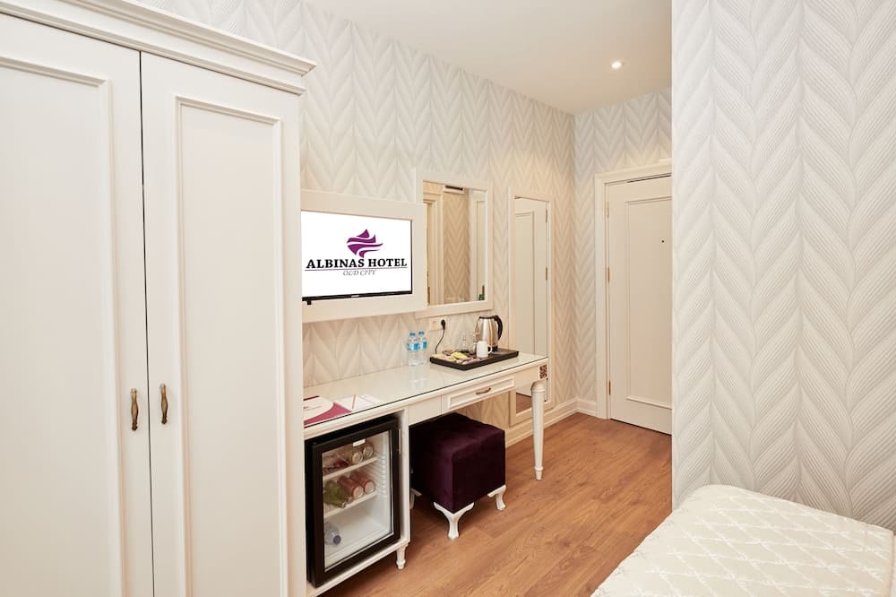 Albinas Hotel Old City