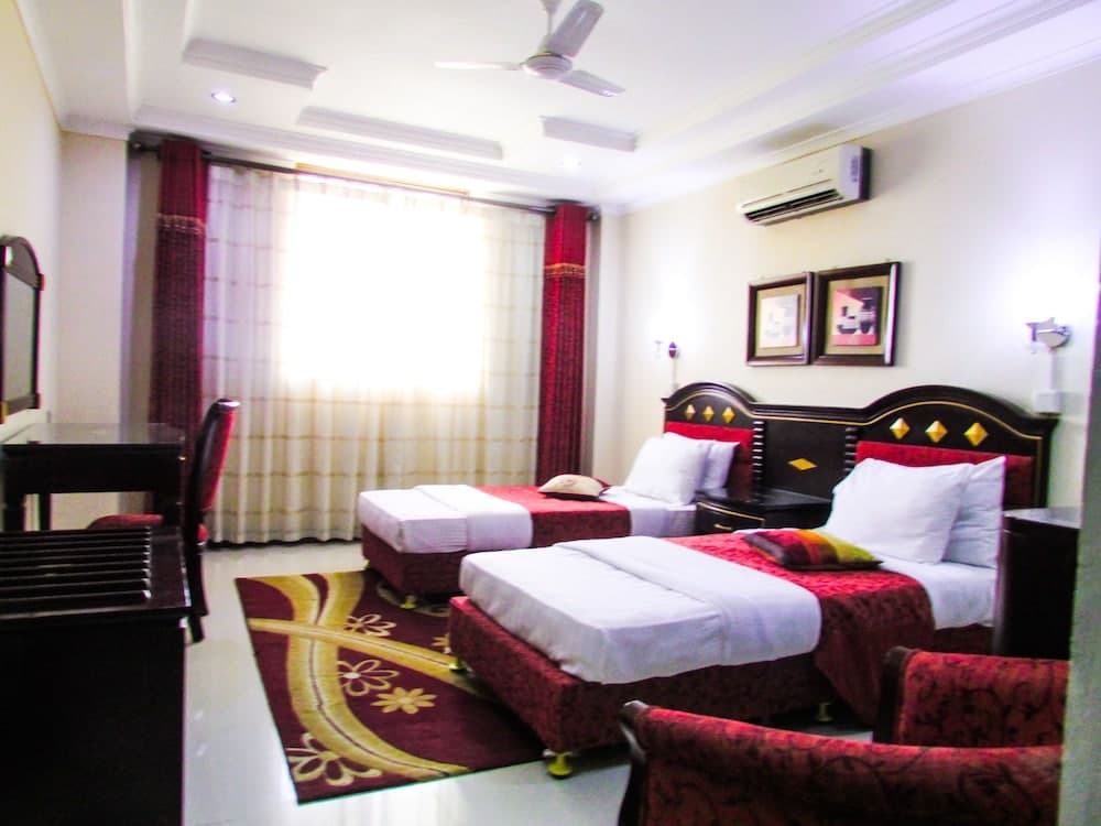 Urban Rose Hotel and Apartment