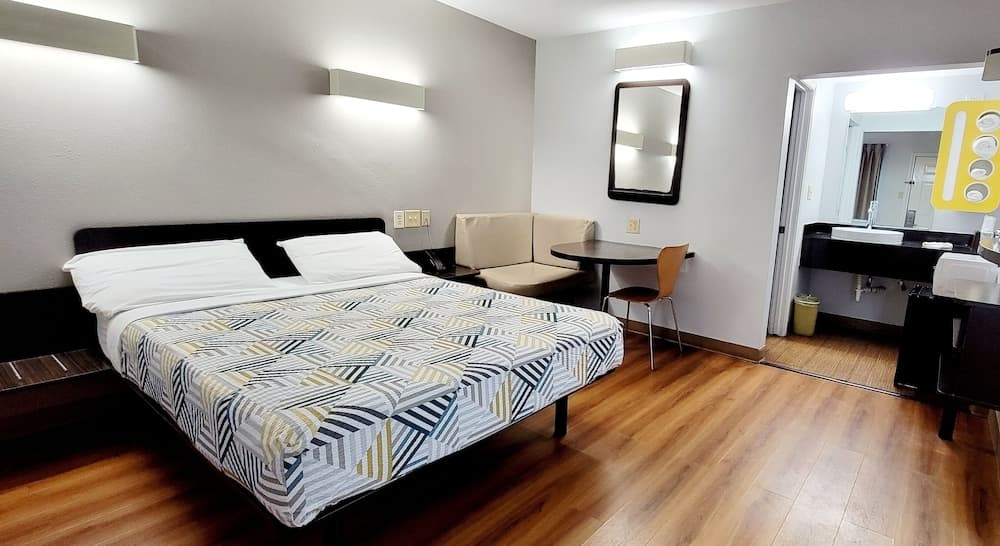 Motel 6 Sulphur Springs, TX