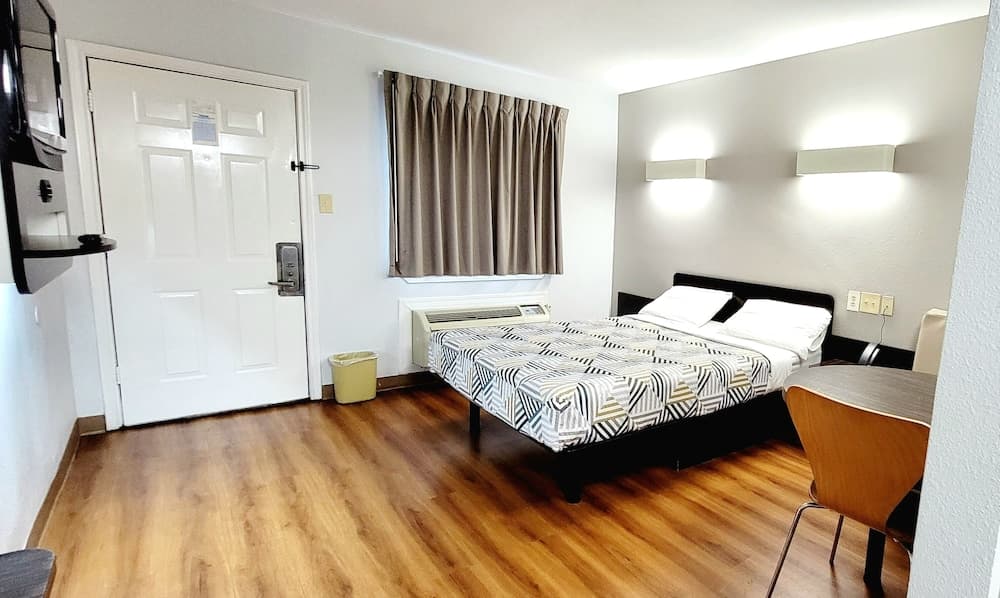 Motel 6 Sulphur Springs, TX