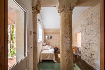 Vico dei Bolognesi per Palazzo Personè