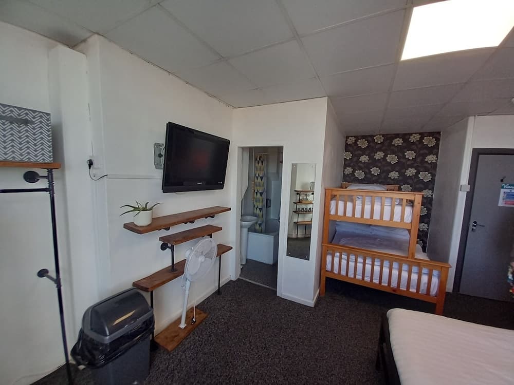 Vinnie's Family Hotel